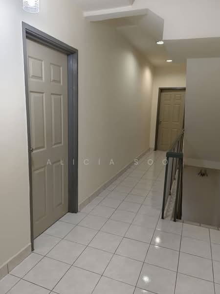 Semi-Detached House for Sale in Shah Alam (Selangor) - Alicia Soo - Corridor - PropertyGuru.com.my