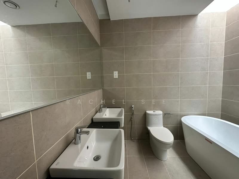 3-storey Terraced House for Rent in Leisure Farm (Gelang Patah) - Rachel See - Bathroom - PropertyGuru.com.my