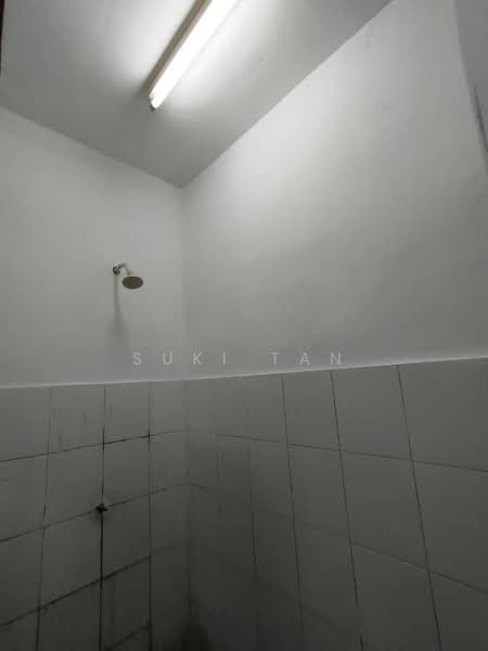 Rumah Flat untuk Dijual di Desa Satu - Suki Tan - Bathroom - PropertyGuru.com.my