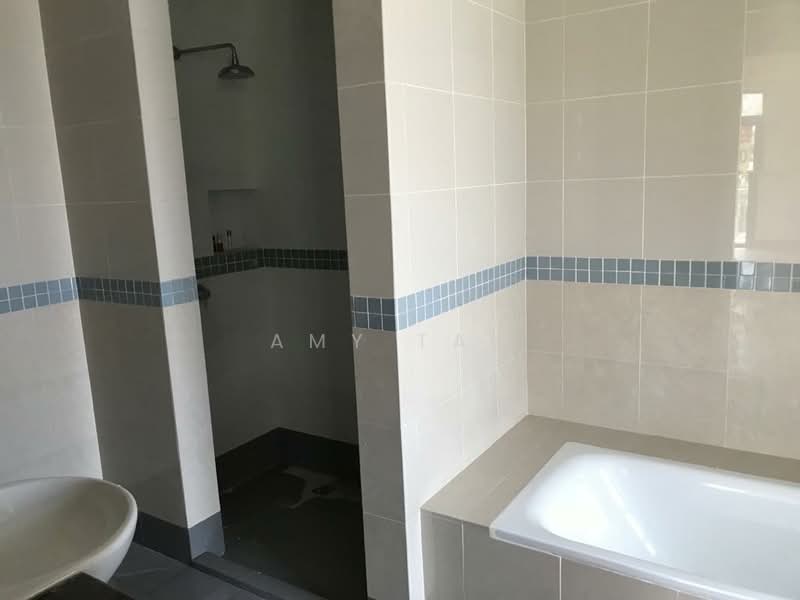 Rumah Banglo untuk Dijual di Gelugor (Penang) - Amy Tan - Bathroom - PropertyGuru.com.my