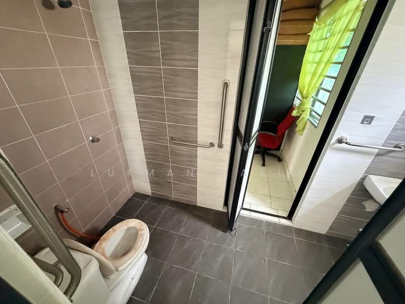 Semi-Detached House for Sale in Taman Tasik Semenyih (Semenyih) - Lukman Hakim - PropertyGuru.com.my
