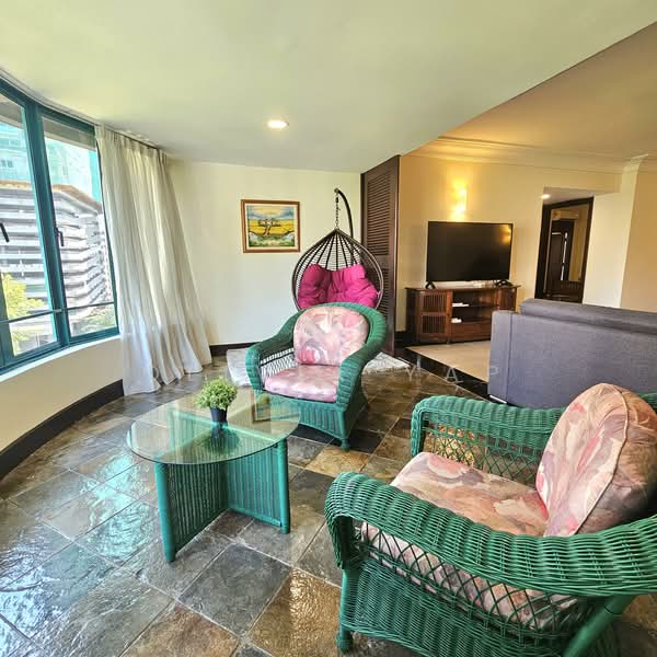 Kondominium untuk Disewa di Regency Tower - Olivia Yap - Living Room - PropertyGuru.com.my