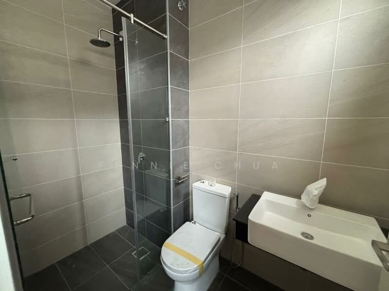 Semi-Detached House for Sale in Taman Sutera Utama (Skudai) - Fennie Chua - Bathroom - PropertyGuru.com.my