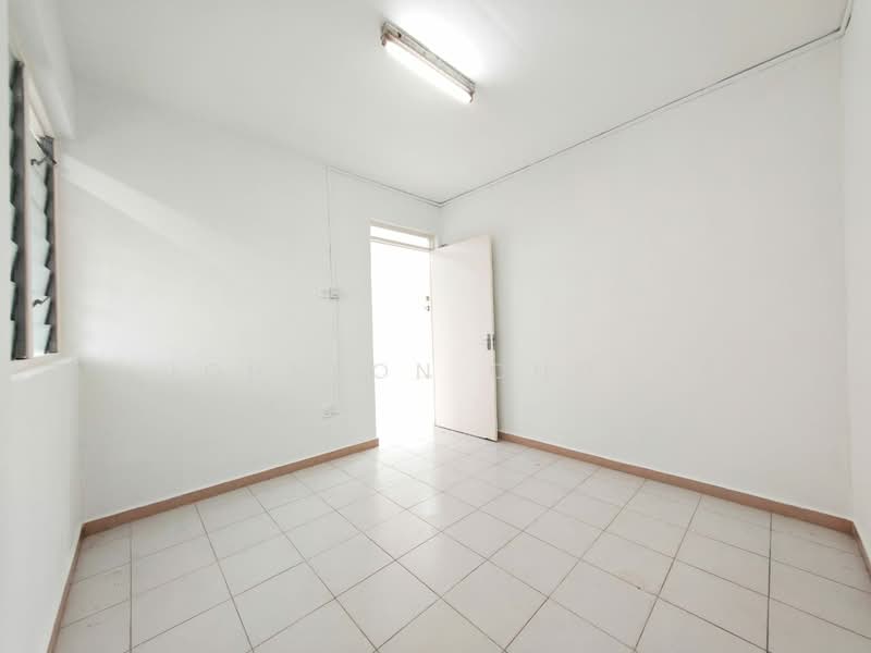 Flat for Sale at Flat Taman Ungku Tun Aminah - Johnson Chong - PropertyGuru.com.my