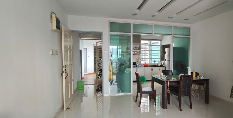 Kondominium untuk Dijual di Desa Airmas Condominium - V. Goh - Living Room - PropertyGuru.com.my