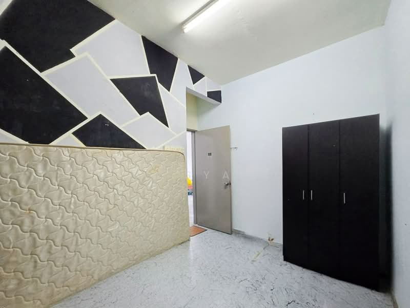 Flat for Sale at Taman Mulia Jaya - Zul Syafiq - Bedroom - PropertyGuru.com.my