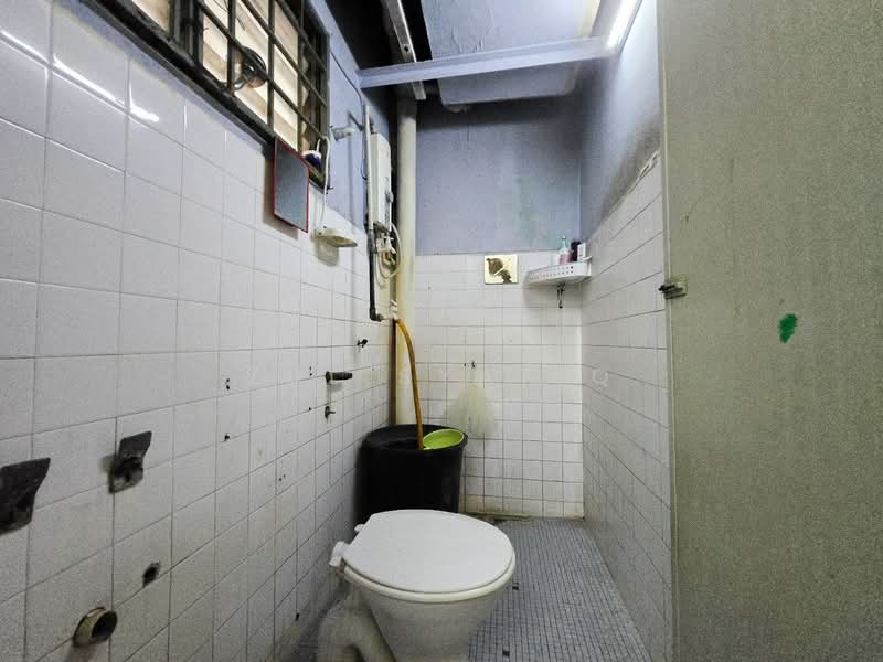 Flat for Sale at Taman Mulia Jaya - Zul Syafiq - Bathroom - PropertyGuru.com.my