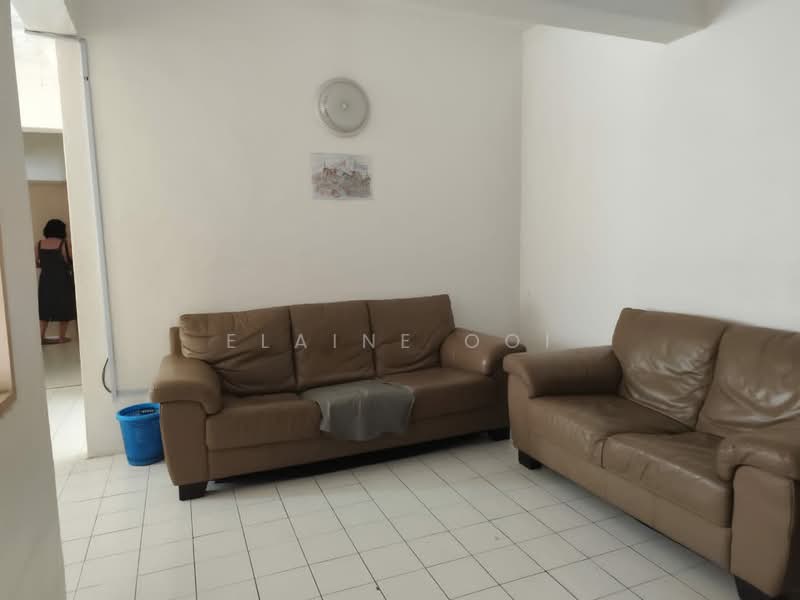 Rumah Flat untuk Dijual di Taman Harbour View (Wisma KGN) - Elaine Ooi - Living Room - PropertyGuru.com.my