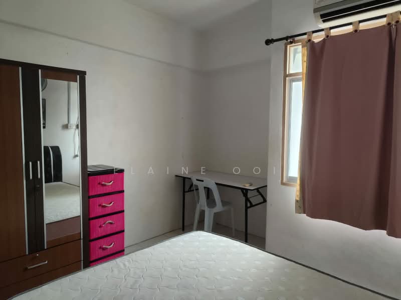 Rumah Flat untuk Dijual di Taman Harbour View (Wisma KGN) - Elaine Ooi - Bedroom - PropertyGuru.com.my
