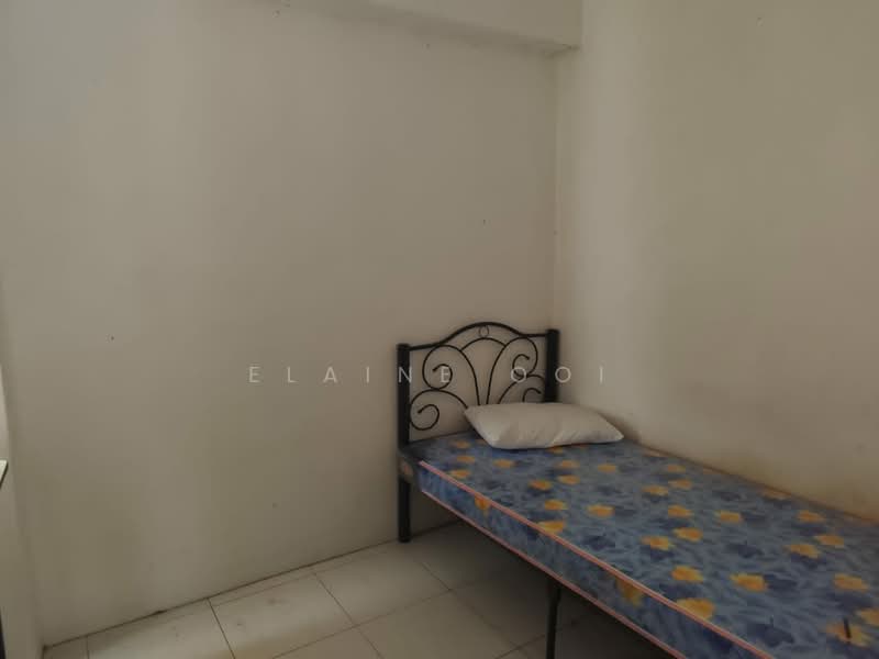 Rumah Flat untuk Dijual di Taman Harbour View (Wisma KGN) - Elaine Ooi - Bedroom - PropertyGuru.com.my