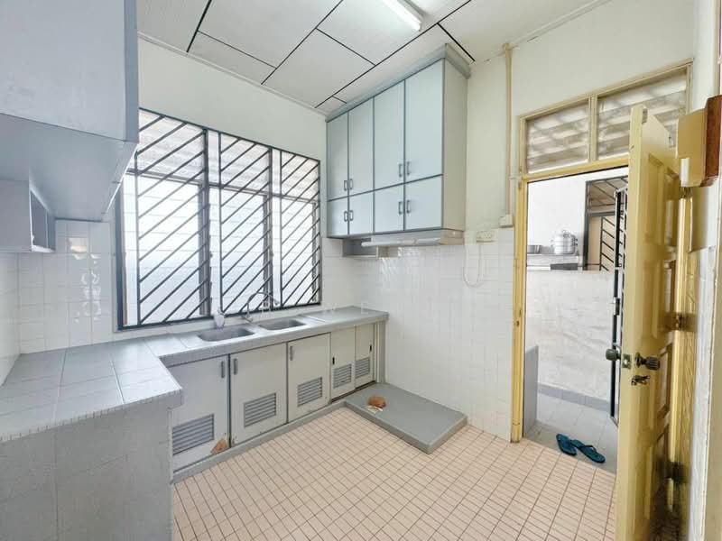 Rumah Teres 1 Tingkat untuk Dijual di Taman Daya (Johor Bahru) - JB Wendy - Kitchen - PropertyGuru.com.my