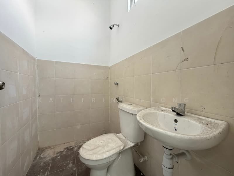 Rumah Teres untuk Dijual di Taman Kundang Jaya (Rawang) - Katherine Leong - Bathroom - PropertyGuru.com.my