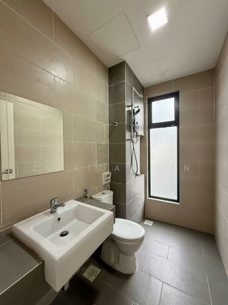 Townhouse for Sale in Bangi (Selangor) - Zuraidah Dan - Bathroom - PropertyGuru.com.my