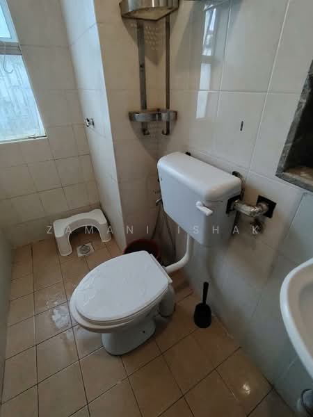 Apartment for Sale at Dataran Otomobil - Zamani Ishak - Bathroom - PropertyGuru.com.my