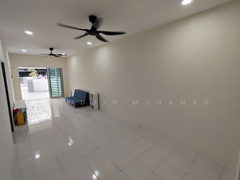 Rumah Teres 1 Tingkat untuk Disewa di Sitiawan (Perak) - Muinuddin Muhamad - Living Room - PropertyGuru.com.my
