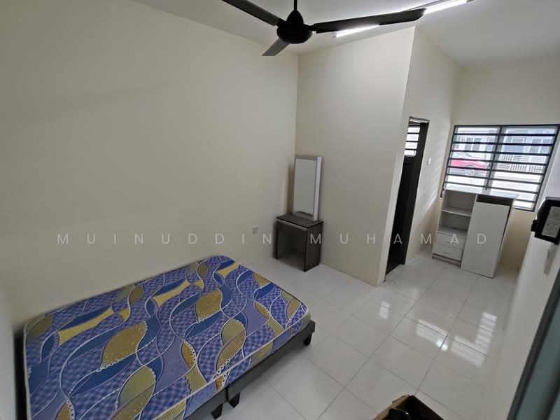Rumah Teres 1 Tingkat untuk Disewa di Sitiawan (Perak) - Muinuddin Muhamad - Bedroom - PropertyGuru.com.my
