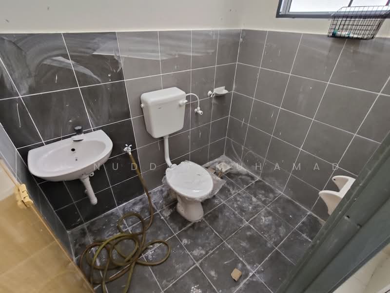 Rumah Teres 1 Tingkat untuk Disewa di Sitiawan (Perak) - Muinuddin Muhamad - Bathroom - PropertyGuru.com.my