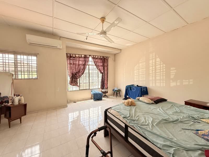 2-storey Terraced House for Sale in Bandar Bukit Tinggi 2 (Klang) - James Teoh - Bedroom - PropertyGuru.com.my