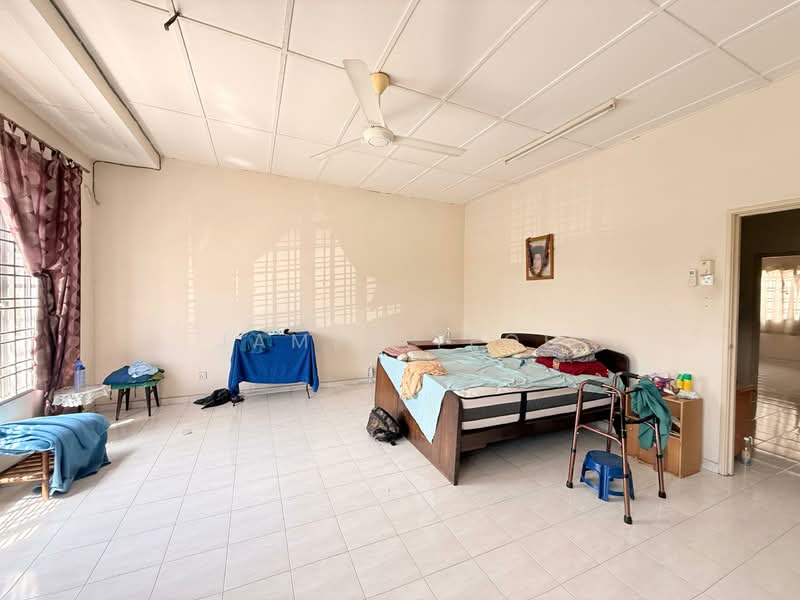 2-storey Terraced House for Sale in Bandar Bukit Tinggi 2 (Klang) - James Teoh - Bedroom - PropertyGuru.com.my