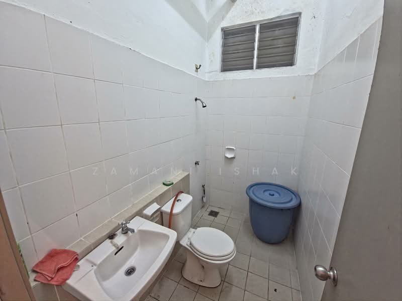 Apartment for Sale at Suria Permai - Zamani Ishak - Bathroom - PropertyGuru.com.my