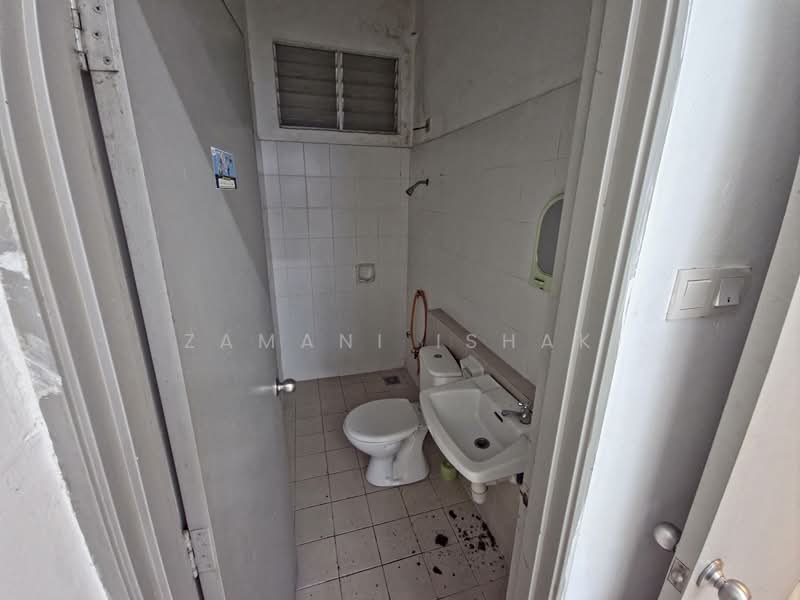 Apartment for Sale at Suria Permai - Zamani Ishak - Bathroom - PropertyGuru.com.my