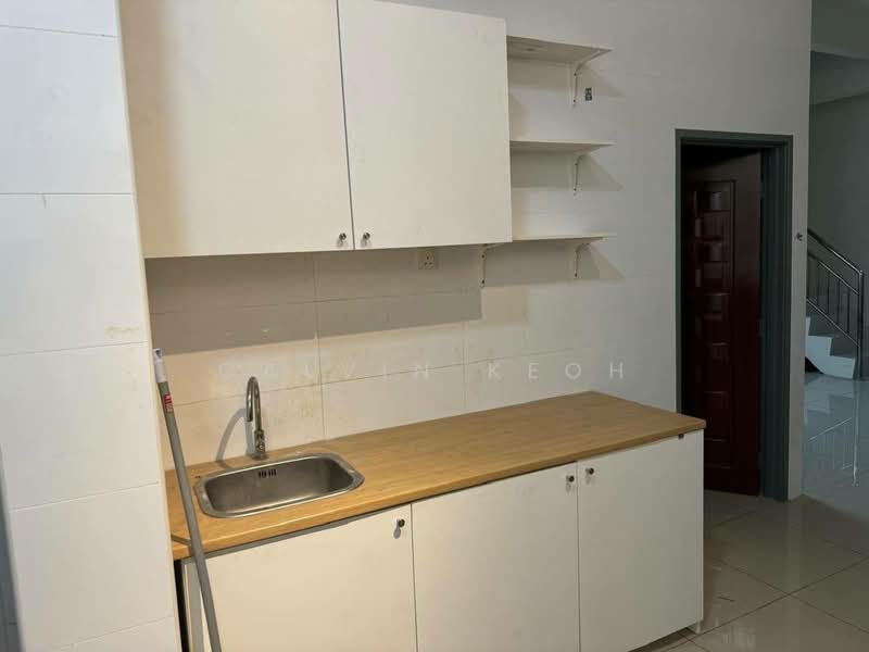 Rumah Teres 2 Tingkat untuk Dijual di Kampung Permatang Damar Laut (Batu Maung) - Calvin Keoh - Kitchen - PropertyGuru.com.my