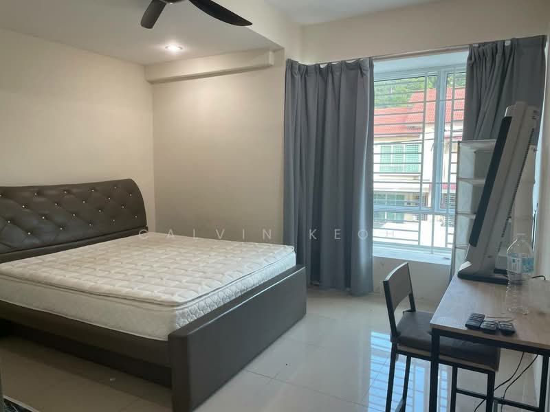 Rumah Teres 2 Tingkat untuk Dijual di Kampung Permatang Damar Laut (Batu Maung) - Calvin Keoh - Bedroom - PropertyGuru.com.my