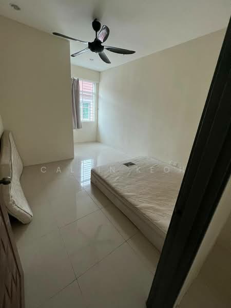 Rumah Teres 2 Tingkat untuk Dijual di Kampung Permatang Damar Laut (Batu Maung) - Calvin Keoh - Bedroom - PropertyGuru.com.my