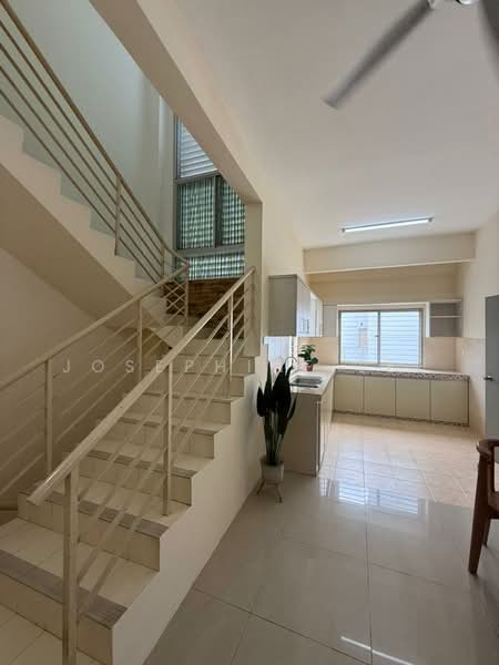 Townhouse for Rent in Kampung Sungai Kayu Ara (Petaling Jaya) - Josephine Lee - Kitchen - PropertyGuru.com.my