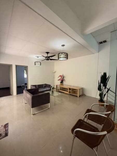 Townhouse for Rent in Kampung Sungai Kayu Ara (Petaling Jaya) - Josephine Lee - Living Room - PropertyGuru.com.my