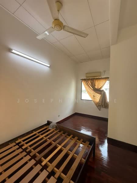 Townhouse for Rent in Kampung Sungai Kayu Ara (Petaling Jaya) - Josephine Lee - Bedroom - PropertyGuru.com.my
