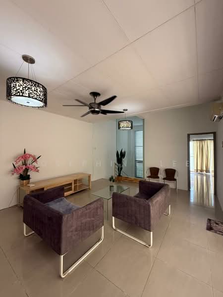 Townhouse for Rent in Kampung Sungai Kayu Ara (Petaling Jaya) - Josephine Lee - Living Room - PropertyGuru.com.my