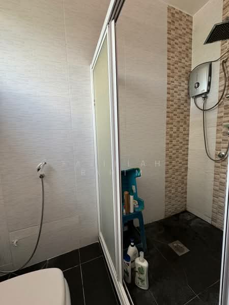 Condominium for Sale at Sri Lojing Condominiums - Fazillah Rahim - Bathroom - PropertyGuru.com.my