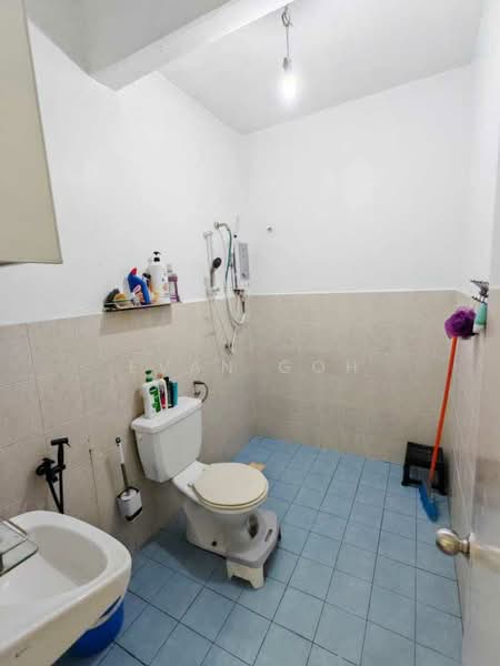 Rumah Teres 2 Tingkat untuk Dijual di Bandar Nusaputra (Puchong) - Evan Goh - Bathroom - PropertyGuru.com.my