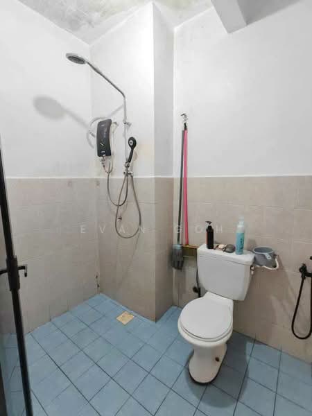 Rumah Teres 2 Tingkat untuk Dijual di Bandar Nusaputra (Puchong) - Evan Goh - Bathroom - PropertyGuru.com.my