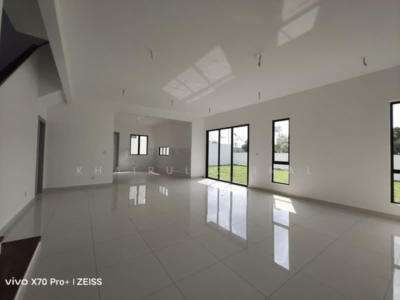 Cluster House for Sale in Shah Alam (Selangor) - Khairul Zainal - Living Room - PropertyGuru.com.my