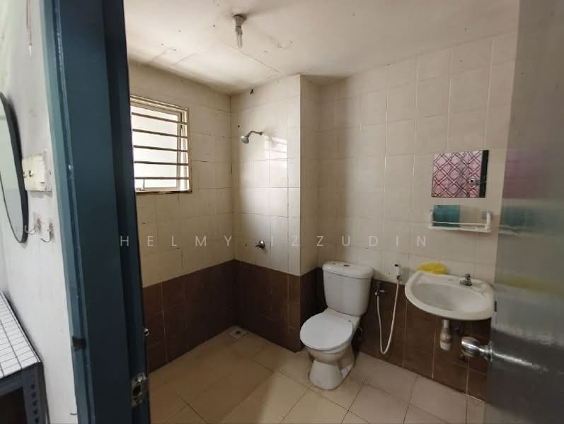 Condominium for Rent at Prima U1 - HELMY IZZUDIN - Bathroom - PropertyGuru.com.my