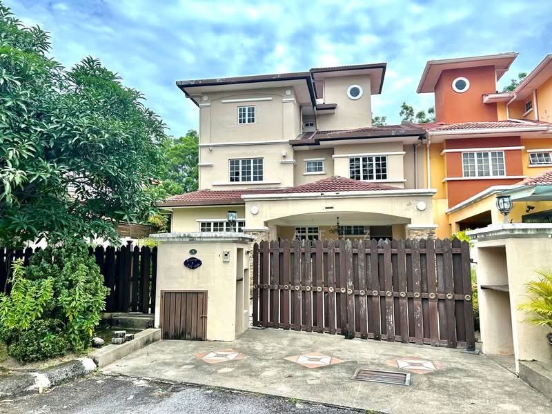 Semi-Detached House for Sale in Seksyen 7 (Shah Alam) - Muz Hafiz - PropertyGuru.com.my