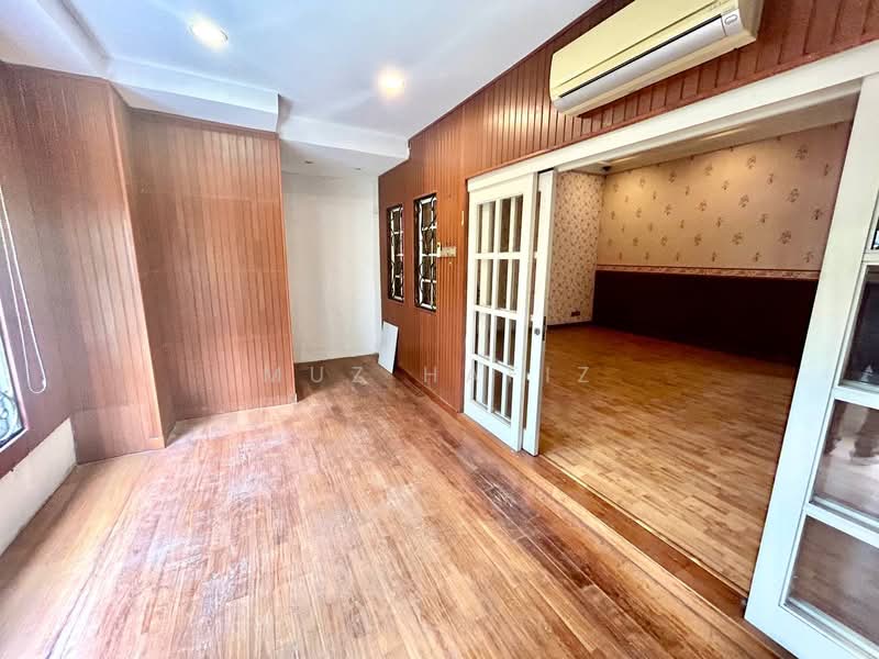 Semi-Detached House for Sale in Seksyen 7 (Shah Alam) - Muz Hafiz - PropertyGuru.com.my