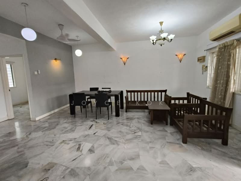 2-storey Terraced House for Sale in Usj 2 (Subang Jaya) - Joyce Kok - Living Room - PropertyGuru.com.my