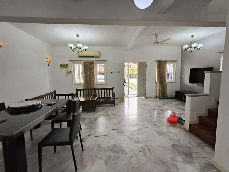 2-storey Terraced House for Sale in Usj 2 (Subang Jaya) - Joyce Kok - Living Room - PropertyGuru.com.my