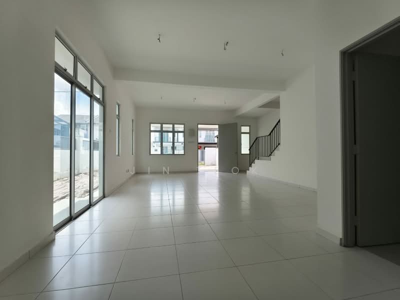 Cluster House for Sale in Taman Pulai Mutiara (Iskandar Puteri (Nusajaya)) - Jin Teok - Living Room - PropertyGuru.com.my
