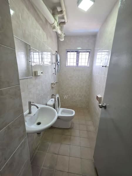 Condominium for Rent at Kenanga Point - Kew . - Bathroom - PropertyGuru.com.my