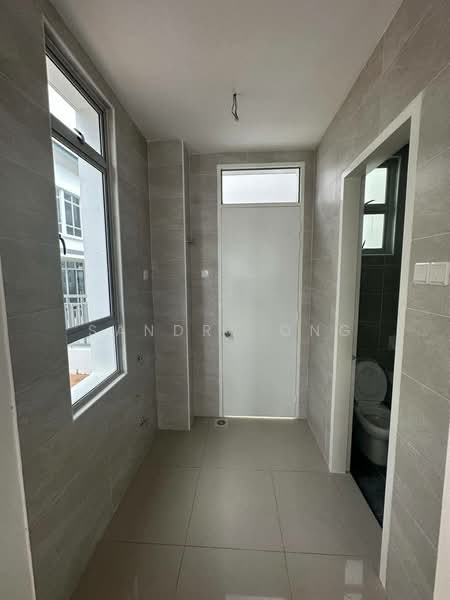 Cluster House for Sale in Johor Bahru (Johor) - Sandry Ong - Corridor - PropertyGuru.com.my
