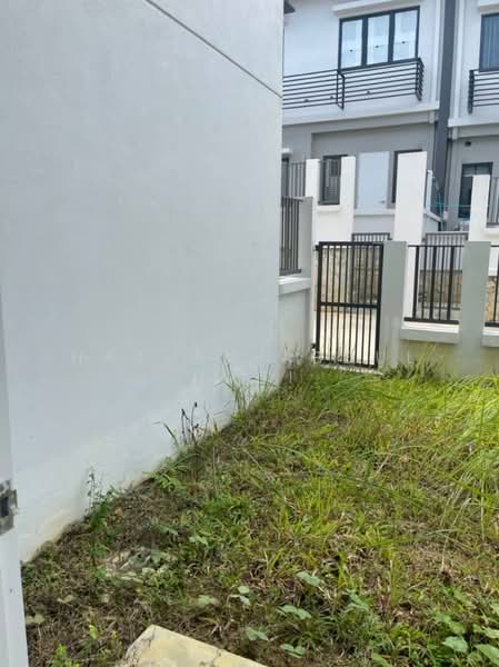 2-storey Terraced House for Sale in Sungai Buloh (Selangor) - Hazlan Abdul Hadi - Exterior - PropertyGuru.com.my