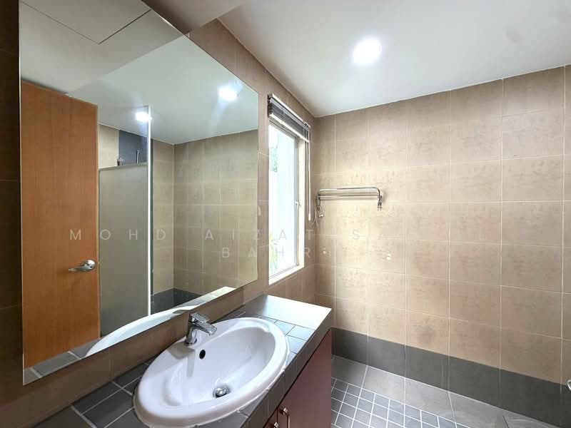 2-storey Terraced House for Sale in Bandar Mahkota Cheras (Cheras) - Mohd Aizat Saiful Bahri - Bathroom - PropertyGuru.com.my