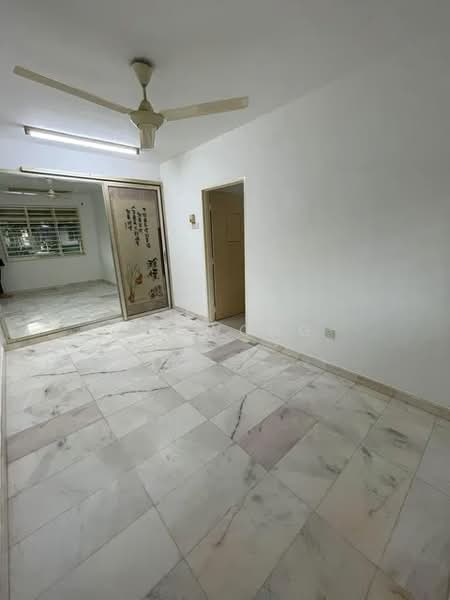 Rumah Flat untuk Dijual di Rumah Pangsa Sri Orkid (Ehsan Jaya) - SH Wong - Interior - PropertyGuru.com.my
