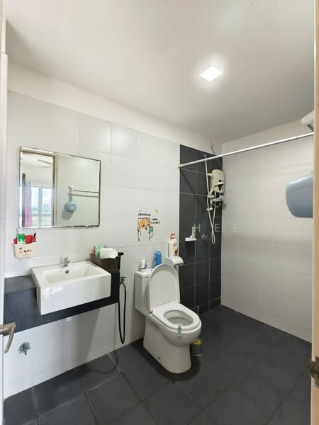 Pangsapuri untuk Dijual di Idaman Residence - Chew Chee Yee - Bathroom - PropertyGuru.com.my