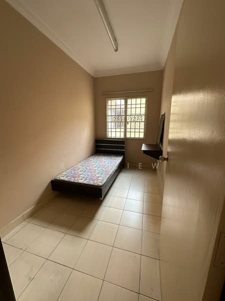 Apartment for Sale at Serdang Villa Apartment - Ron Liew - Bedroom - PropertyGuru.com.my