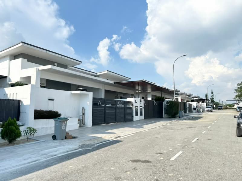 Semi-Detached House for Sale in Johor Bahru (Johor) - Vera Chang - Exterior - PropertyGuru.com.my